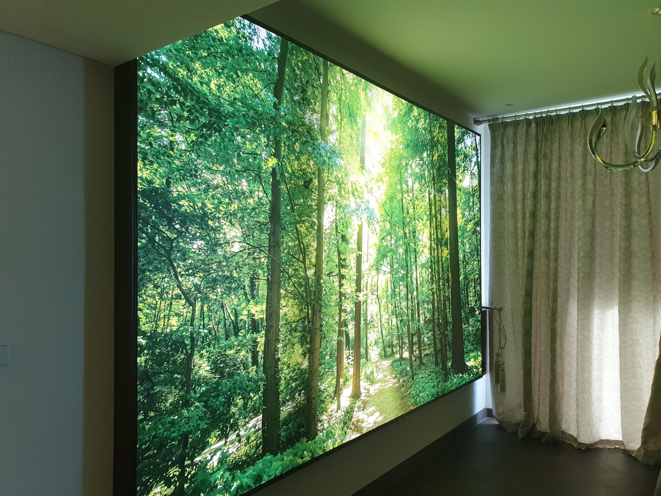 Светящаяся стена установка Москва